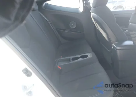 2015 Hyundai Veloster z USA, uszkodzony, nr VIN KMHTC6AD5FU233846